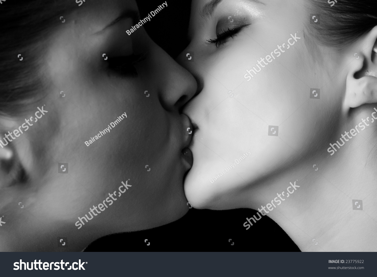 black lesbians kissing pictureshot freaky porn