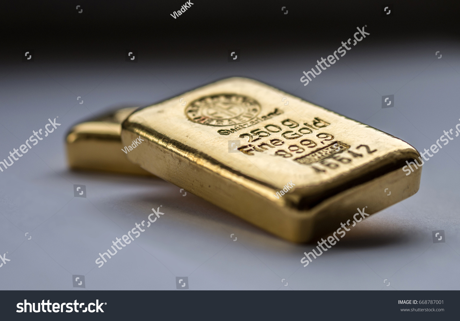 why does gold price rise with inflation