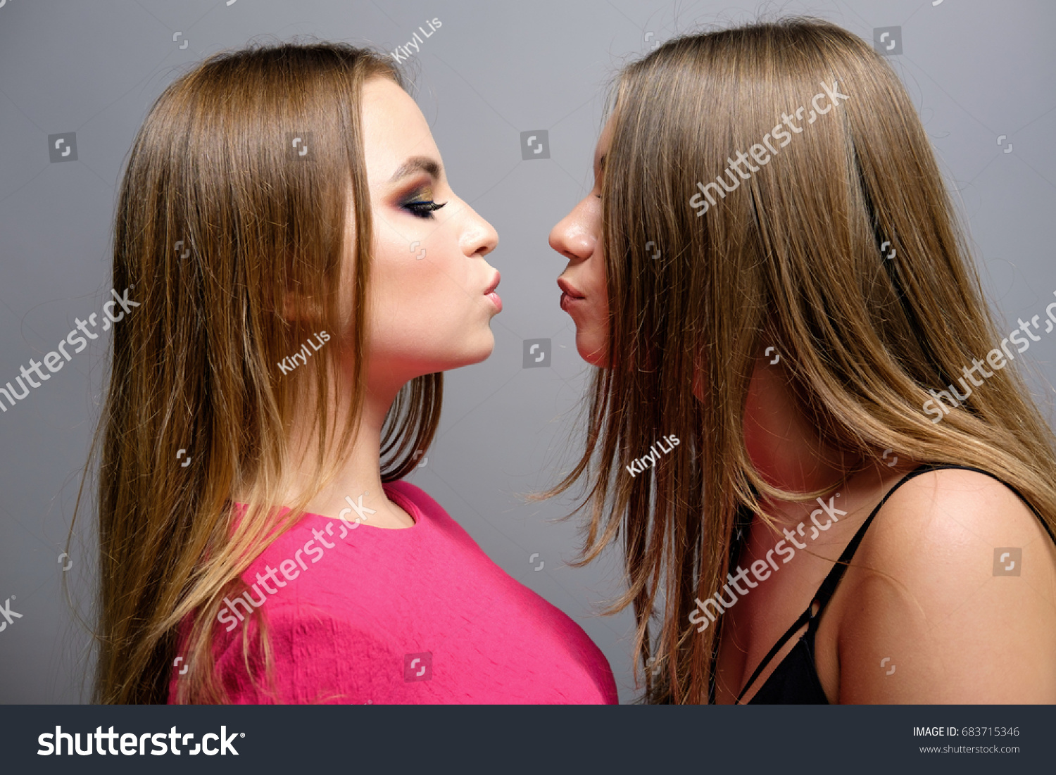 kissing Midget lesbians