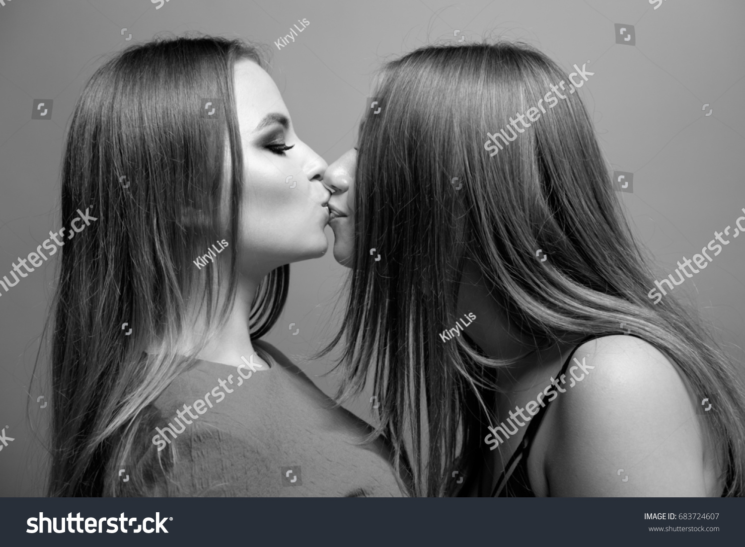 Girls Kissing Each Other