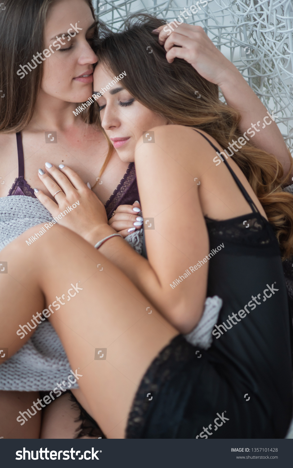lesbian girls licking each other sex pics