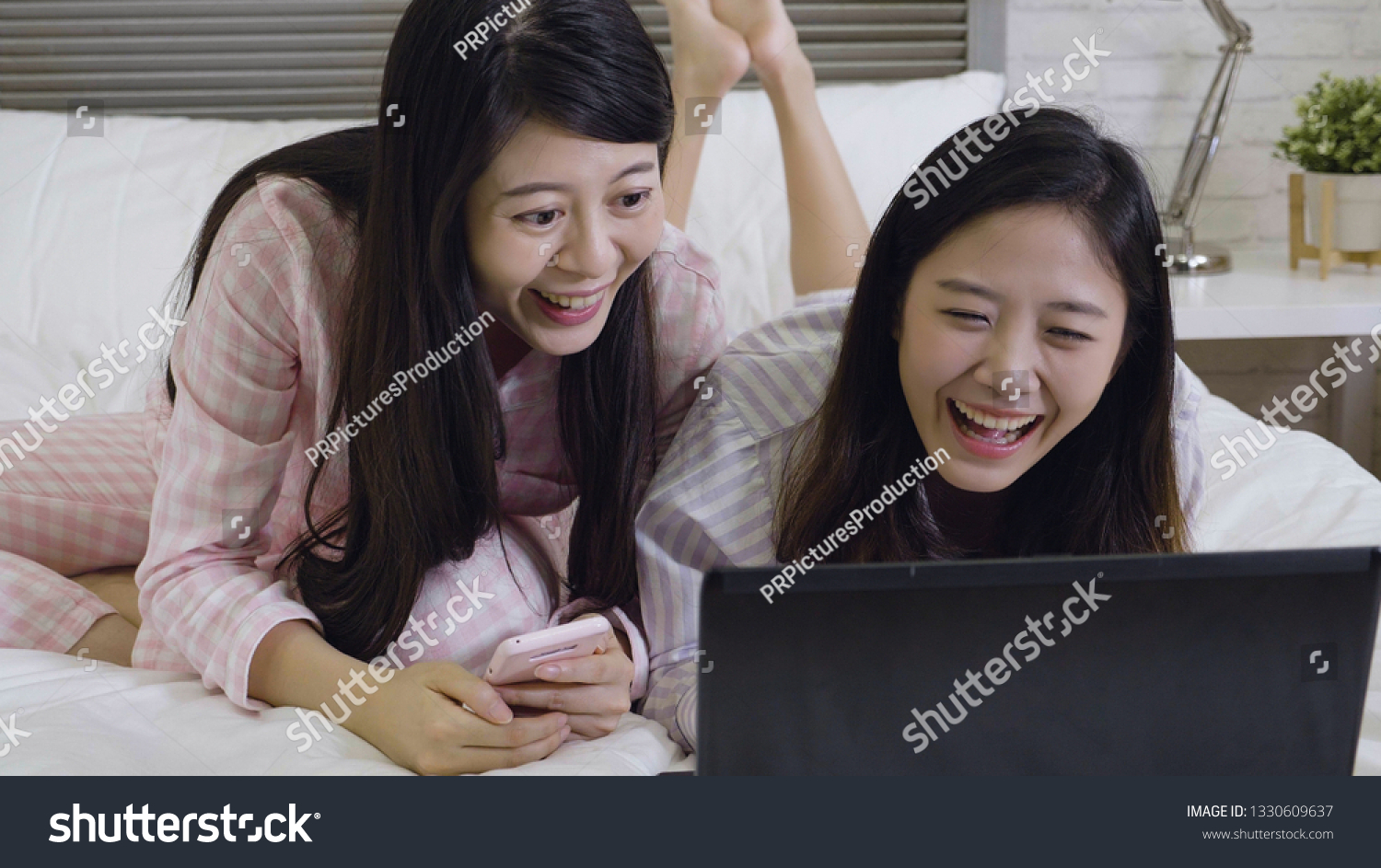 Nice Japanese lesbian broads having fun together