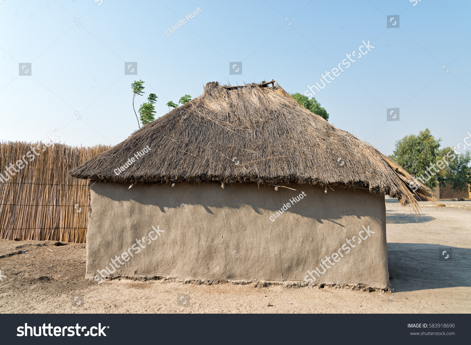 4,906 Earth hut Images, Stock Photos & Vectors | Shutterstock