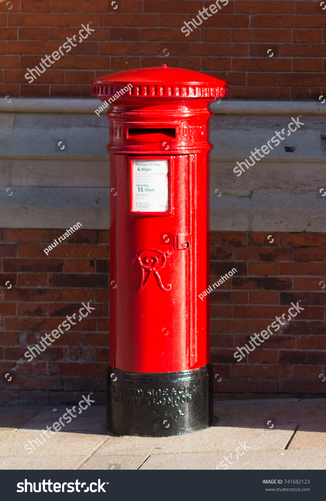 Uk Royal Mail Cast Iron Bright Stock Photo Edit Now