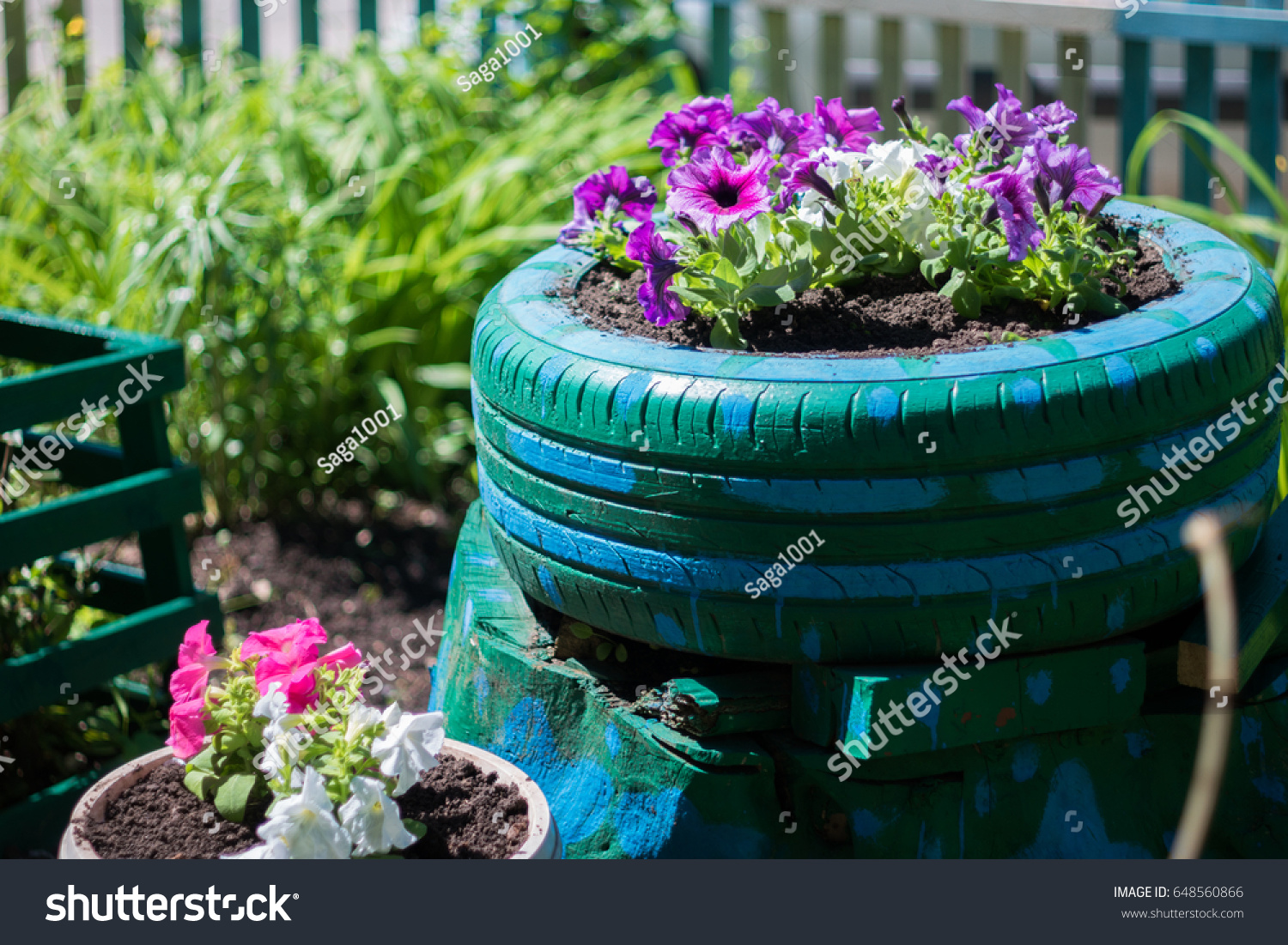 Flowerbed of old tires Flowerbed of old tires
