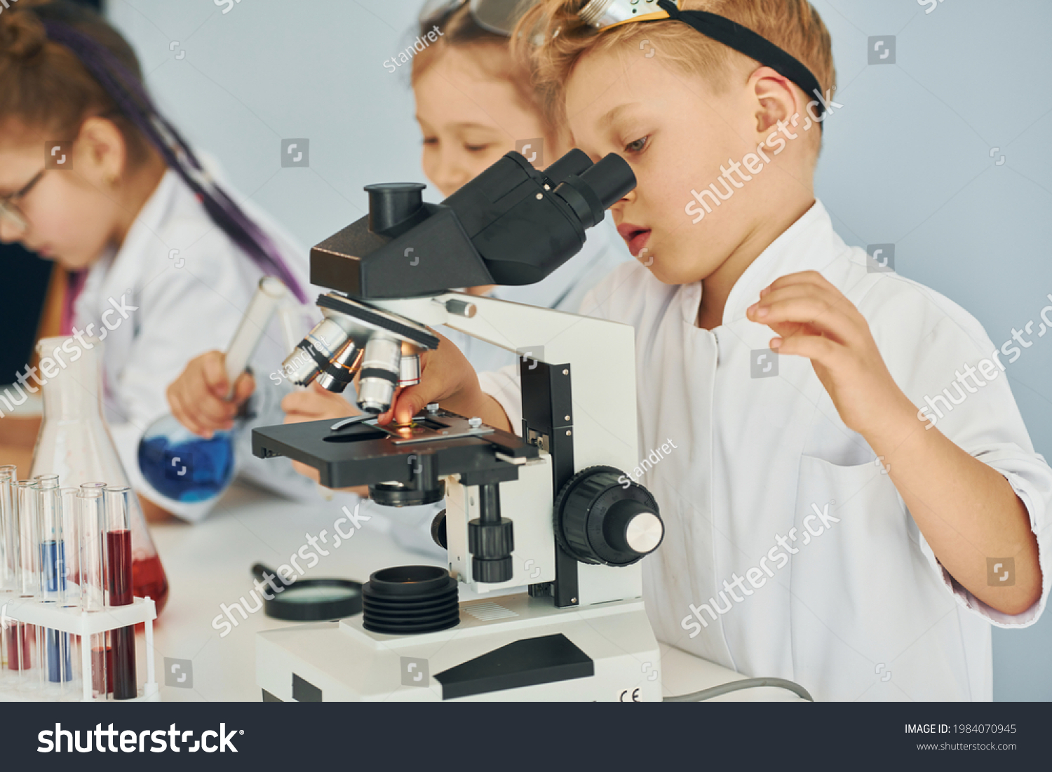 961 Child using microscope Images, Stock Photos & Vectors | Shutterstock