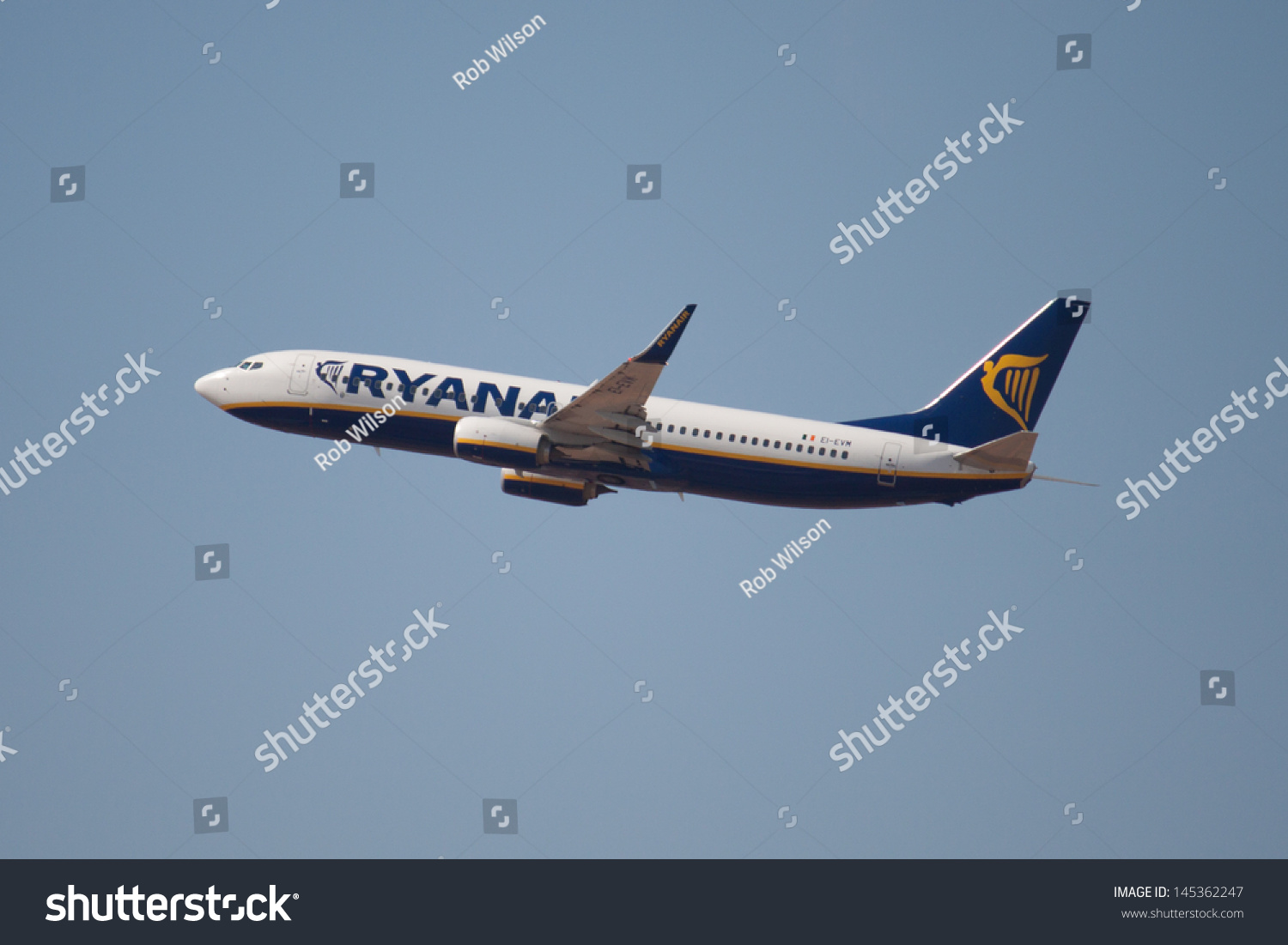 Valencia Spain July 8 Ryanair Aircraft Stock Photo Edit Now - fly ryanair song roblox