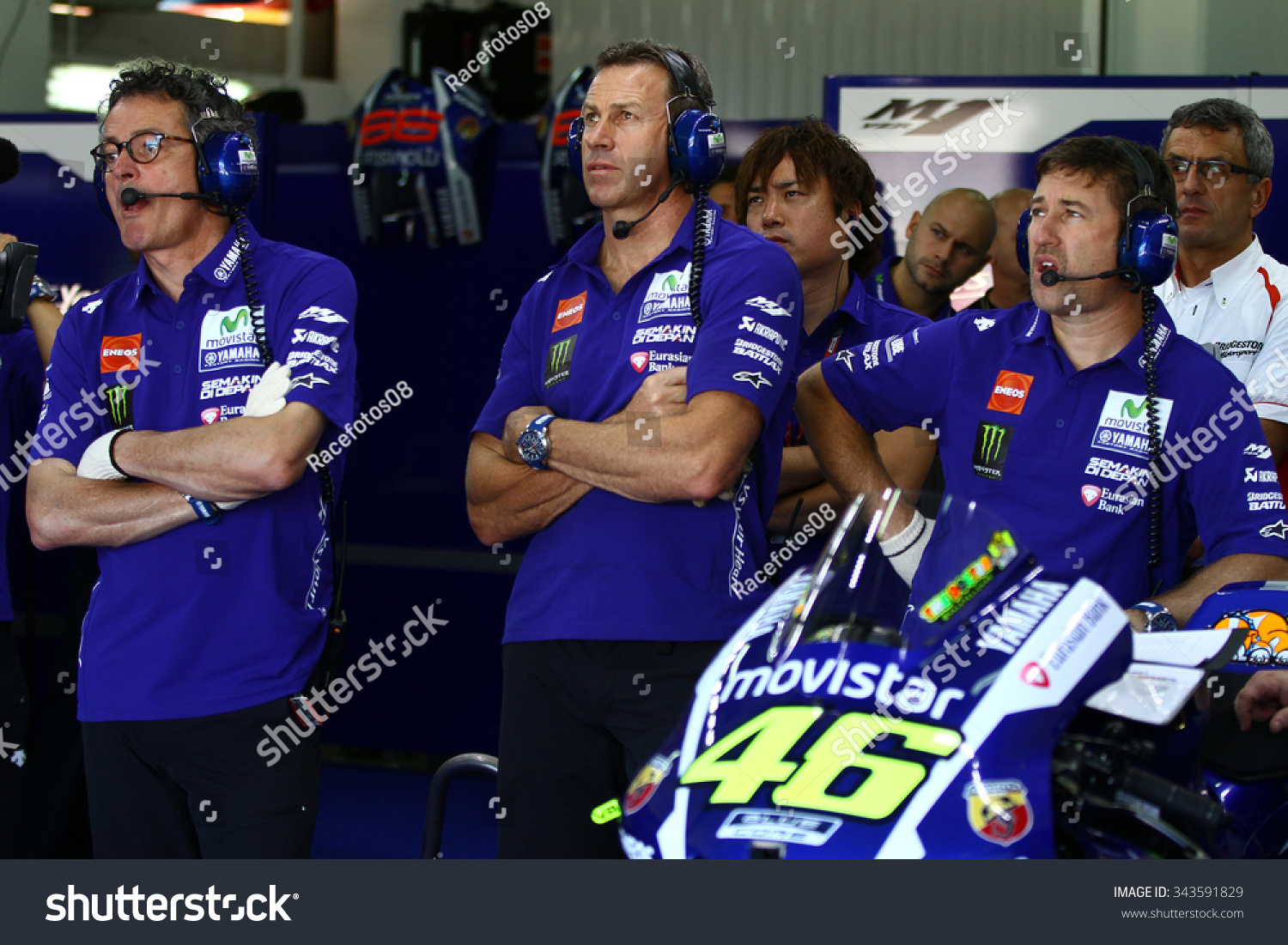 valentino rossi pit crew