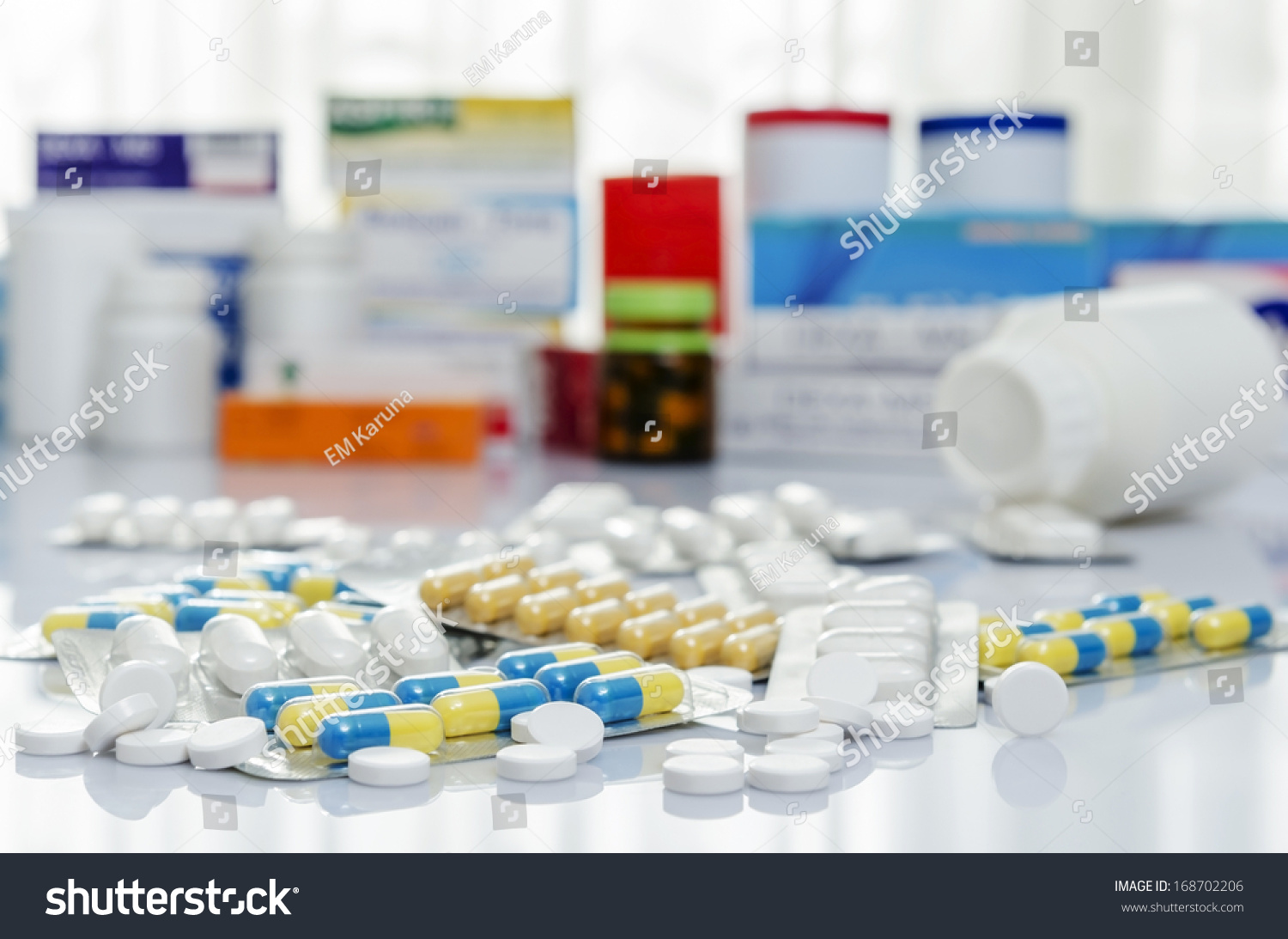 and prozac paracetamol Variety Medicines  168702206 Shutterstock  Stock Drugs Photo