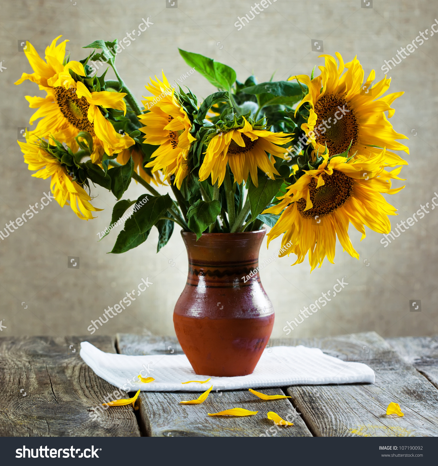 Vase With Sunflowers Stock Photo 107190092 : Shutterstock