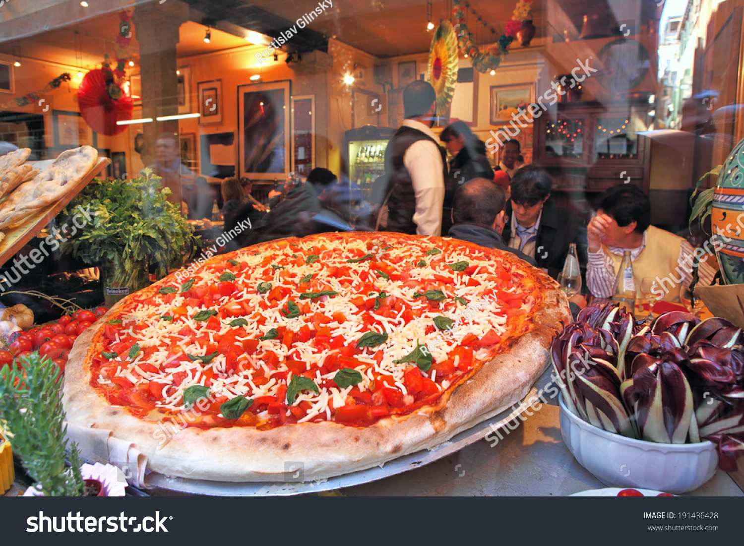 Venice, Italy - March 04, 201: Big Pizza With Red Tomatoes And Cheese ...