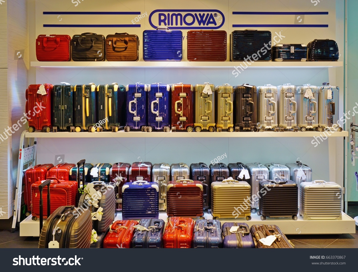 rimowa airport store