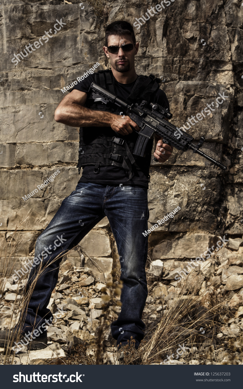 Man - machine gun Man - machine gun