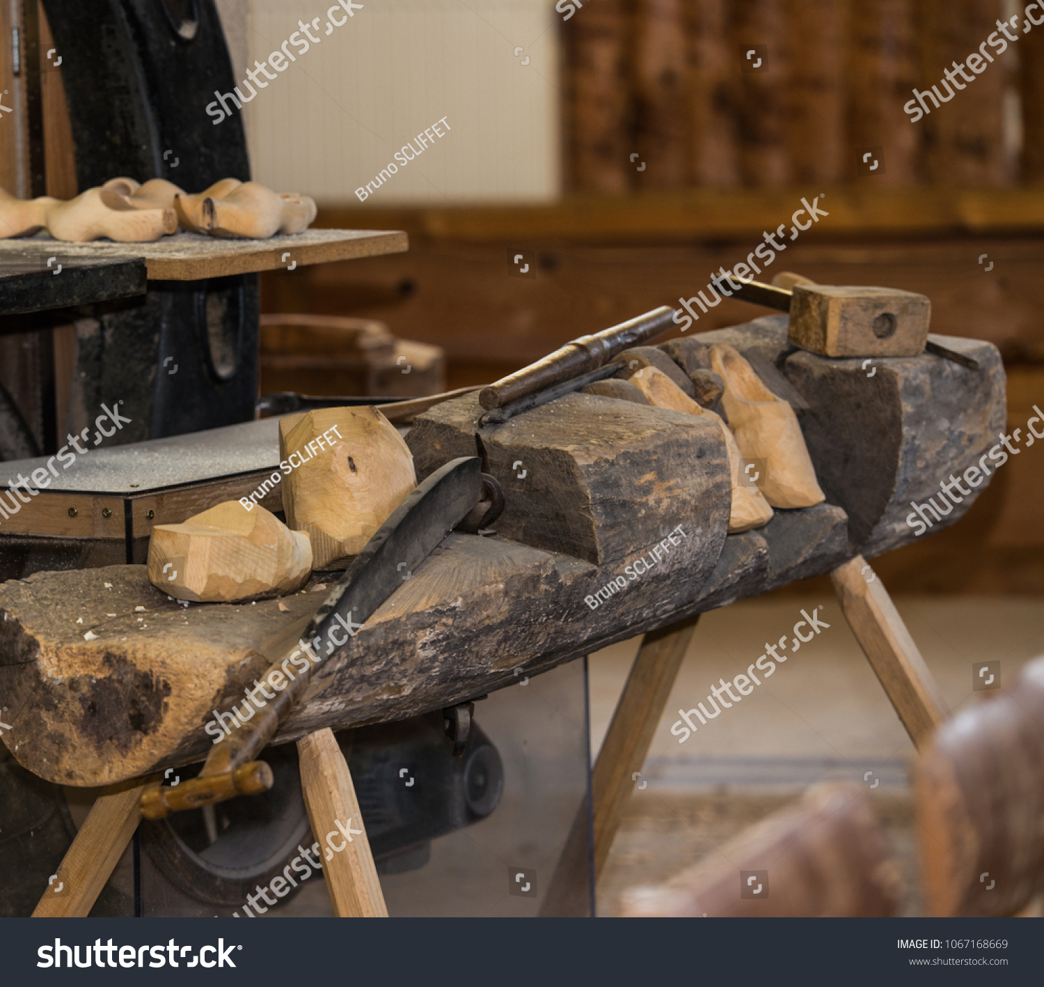 clog makers