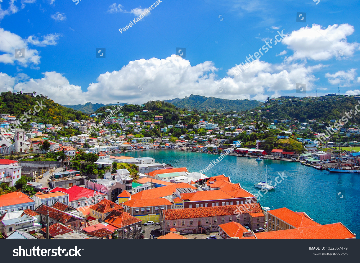グレナダ島の首都 小アンティル諸島のカリブ海の地域 セントジョージの町の眺め の写真素材 今すぐ編集