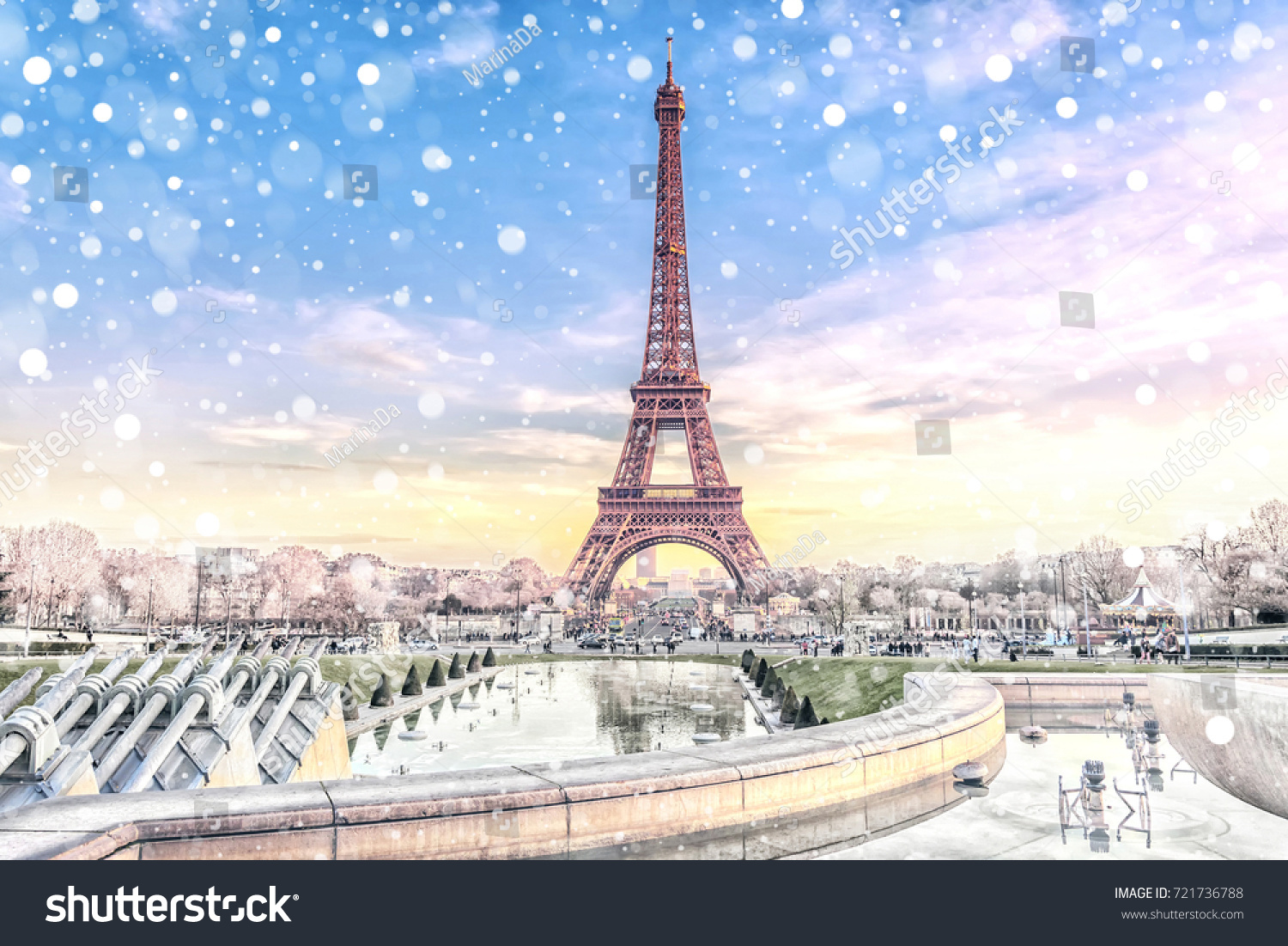 View Eiffel Tower Paris Christmas Time Stock Photo 721736788