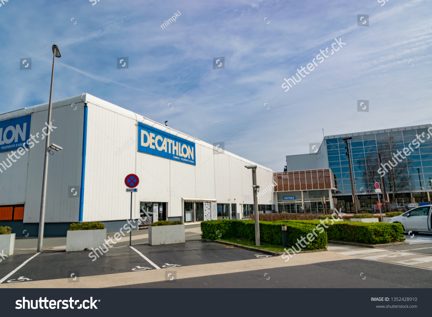 decathlon headquarters