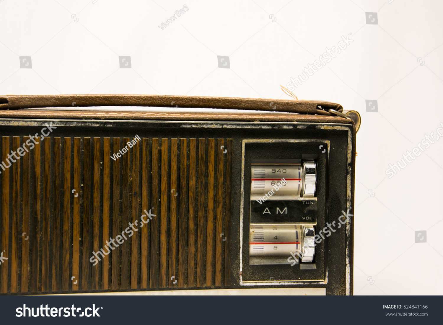 Vintage Looking Radio 83