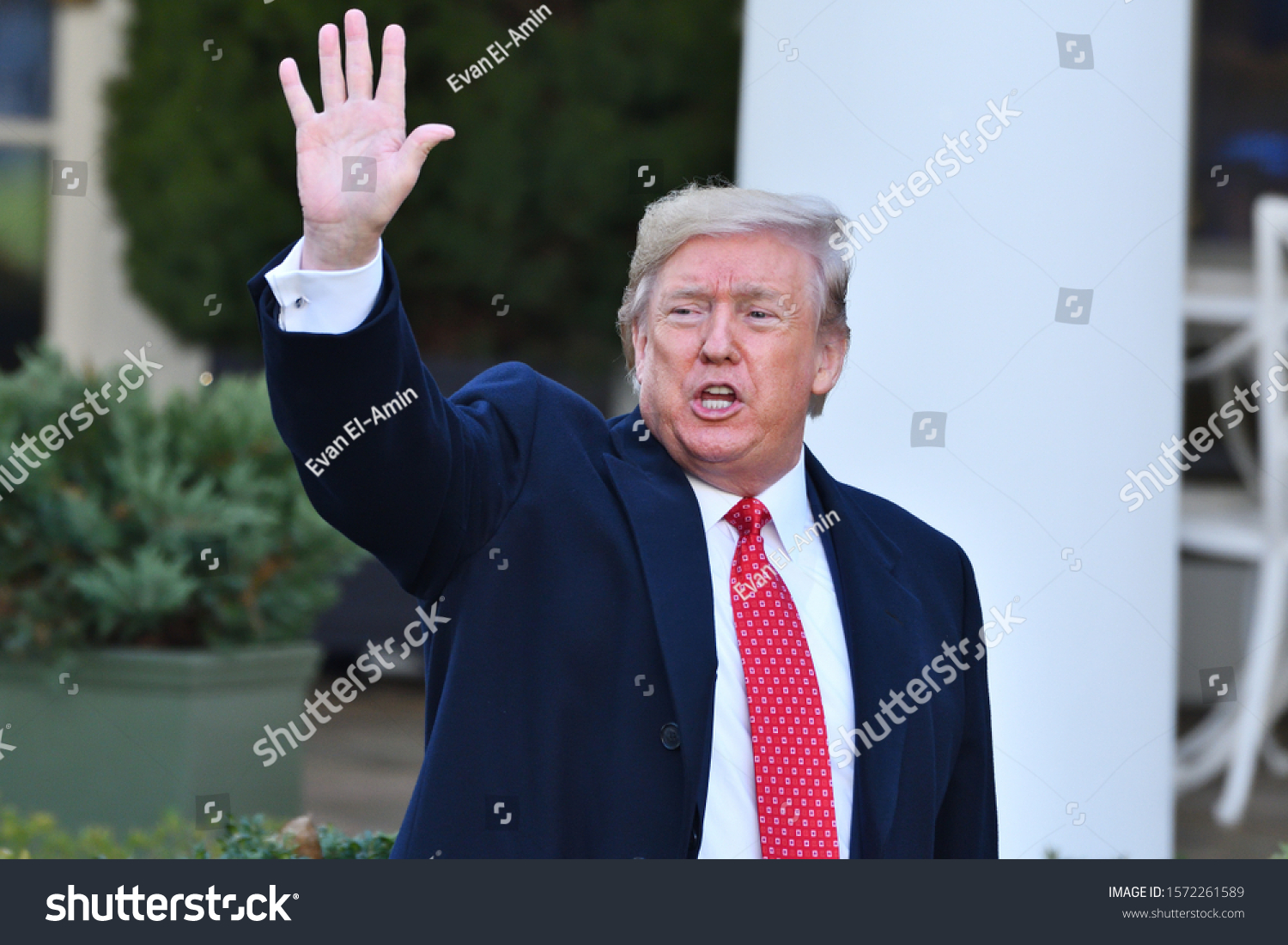 1,500 Trump wave Images, Stock Photos & Vectors | Shutterstock