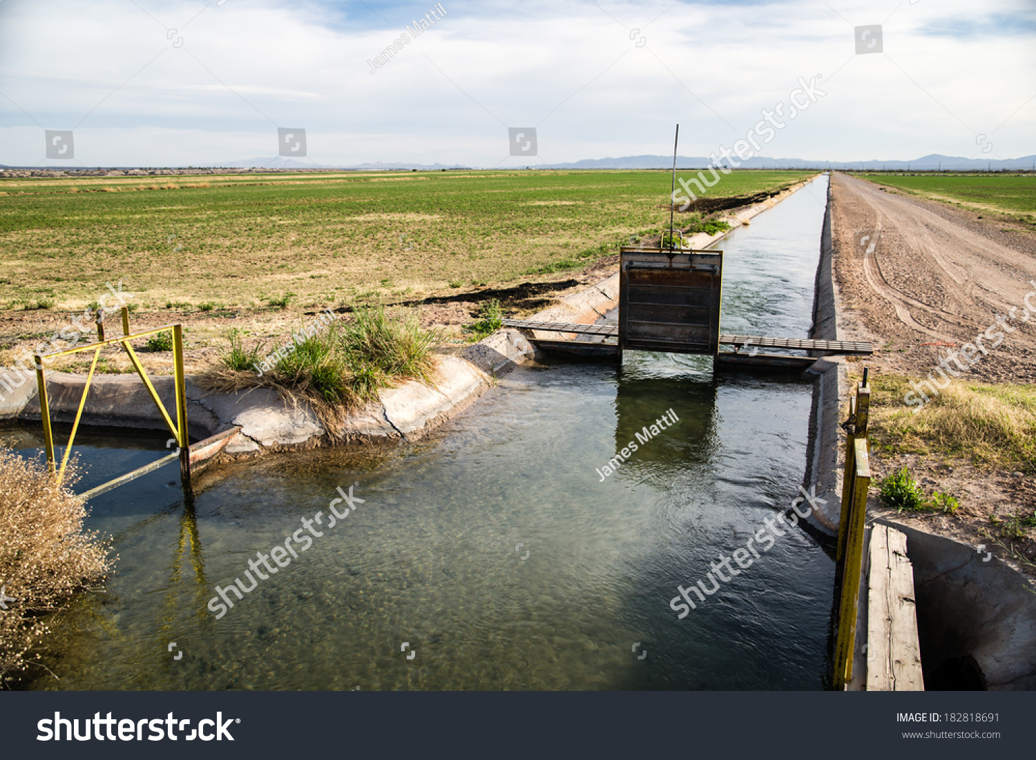 Water Control Gate On Agricultural Irrigation Stock Photo 182818691 ...