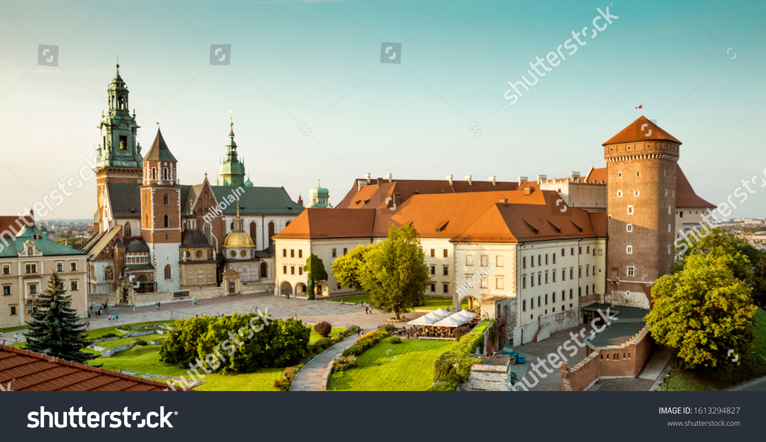 13,559 Cathédrale du wawel Images, Stock Photos & Vectors | Shutterstock