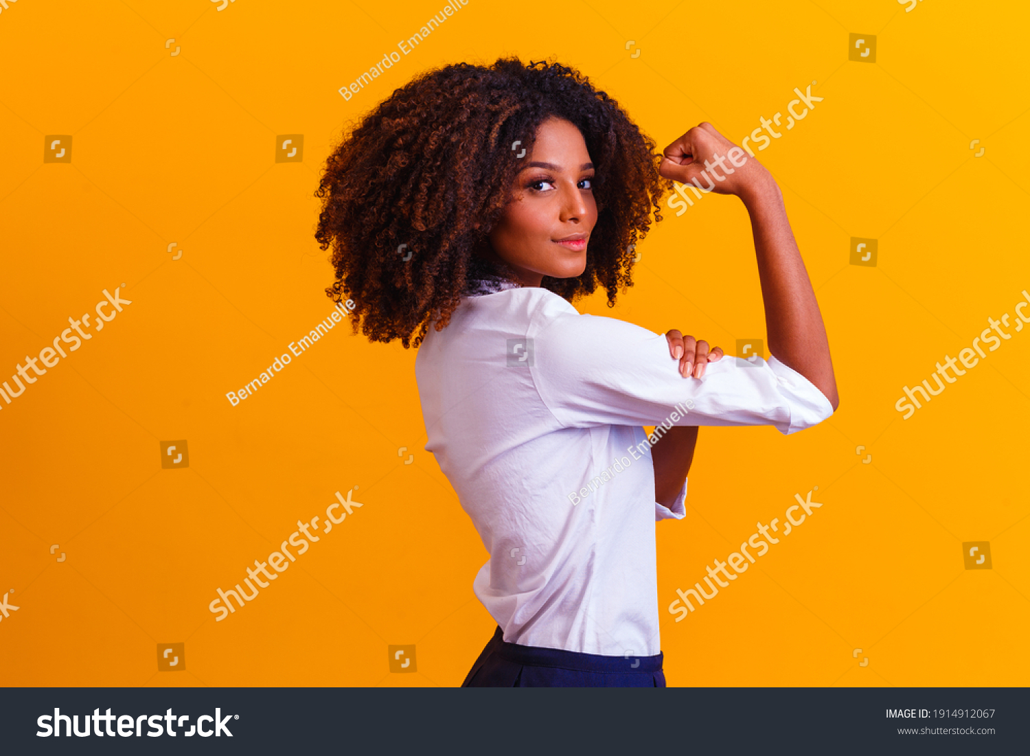 23590件の「black Female Power Pose」の画像、写真素材、ベクター画像 Shutterstock