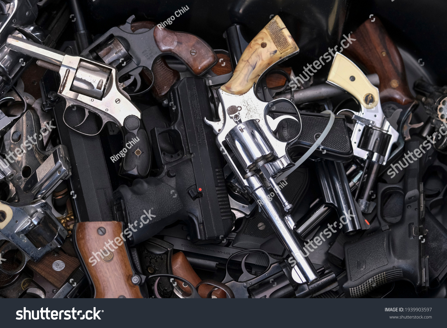 7,811 Weapons Trade Images, Stock Photos & Vectors | Shutterstock