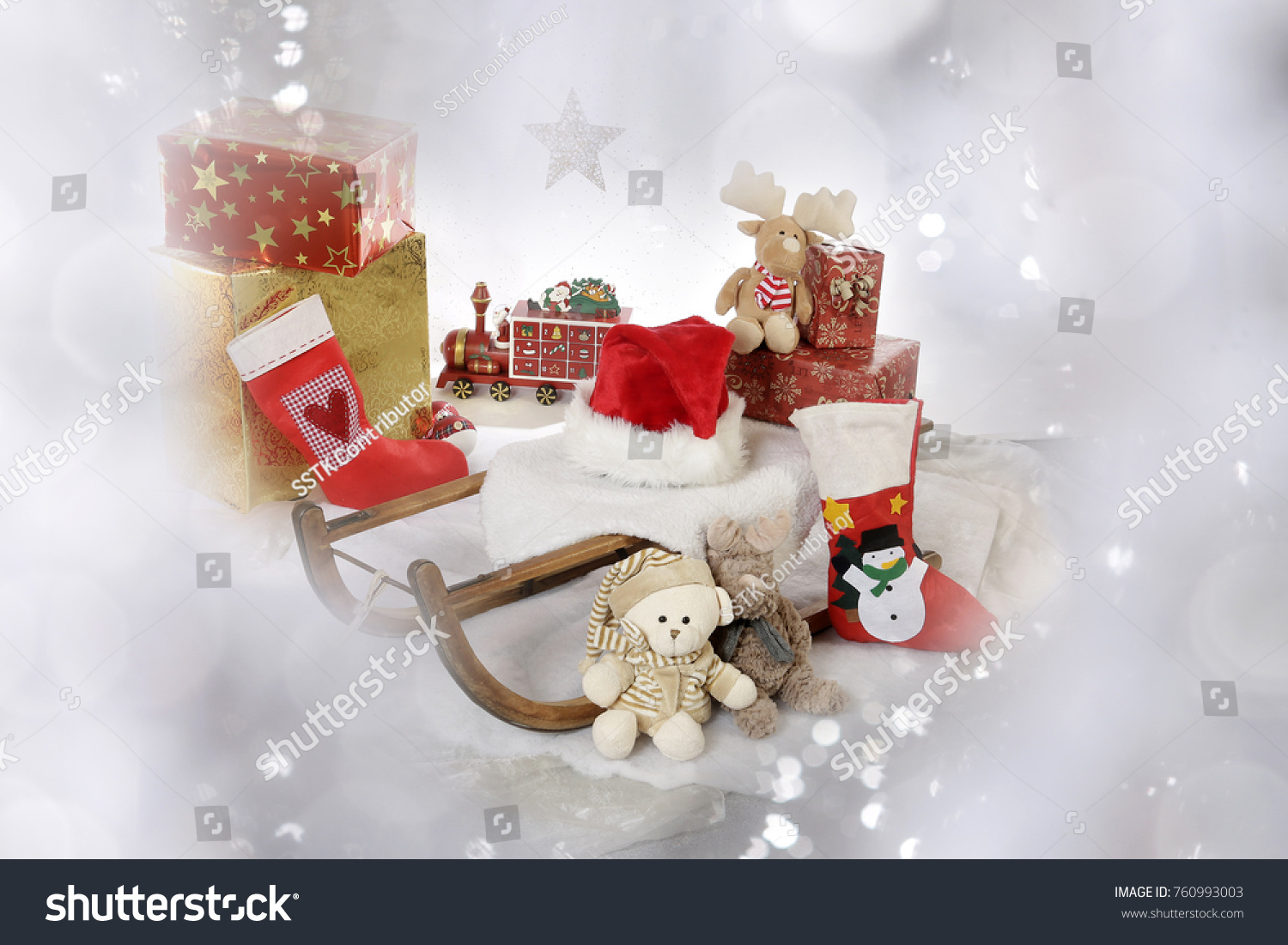 Weihnachtsgeschenke Schlitten Sankt Nikolaus Stock Photo Edit Now