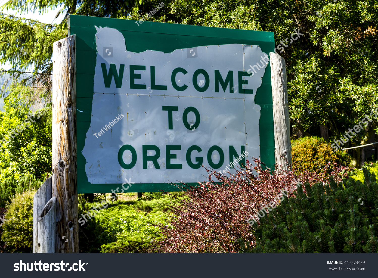 Welcome Oregon State Sign On Highway Stock Photo 417273439 | Shutterstock