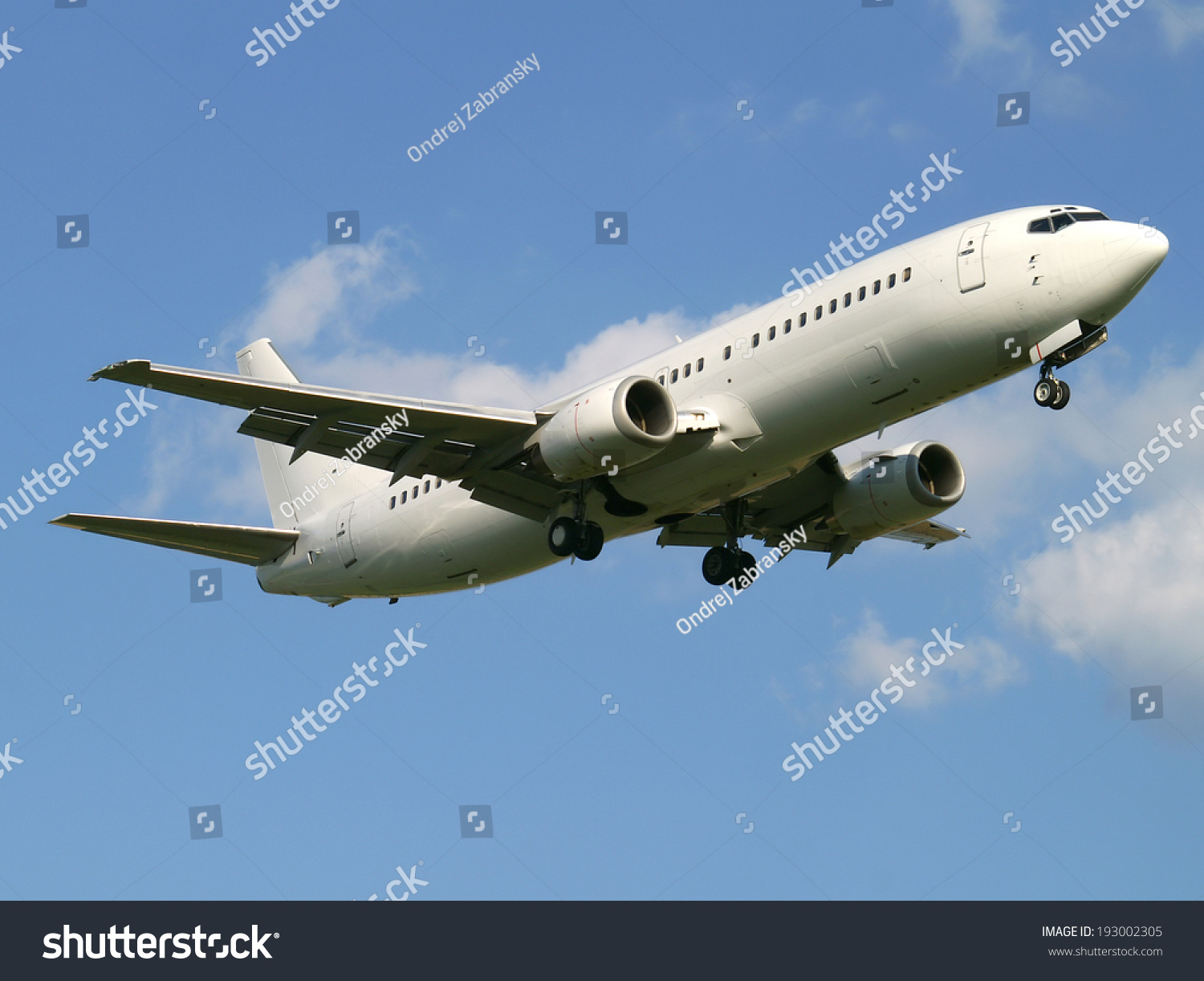 White Aircraft Stock Photo 193002305 : Shutterstock