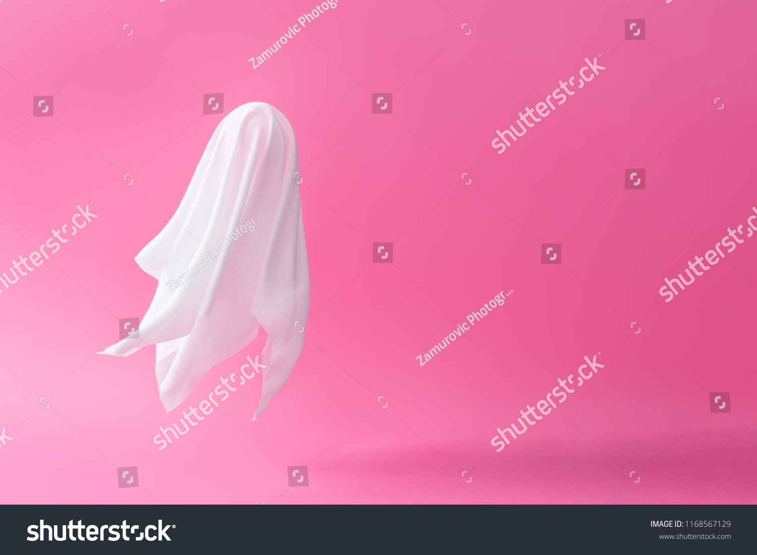 Apparition Images Photos Et Images Vectorielles De Stock Shutterstock 