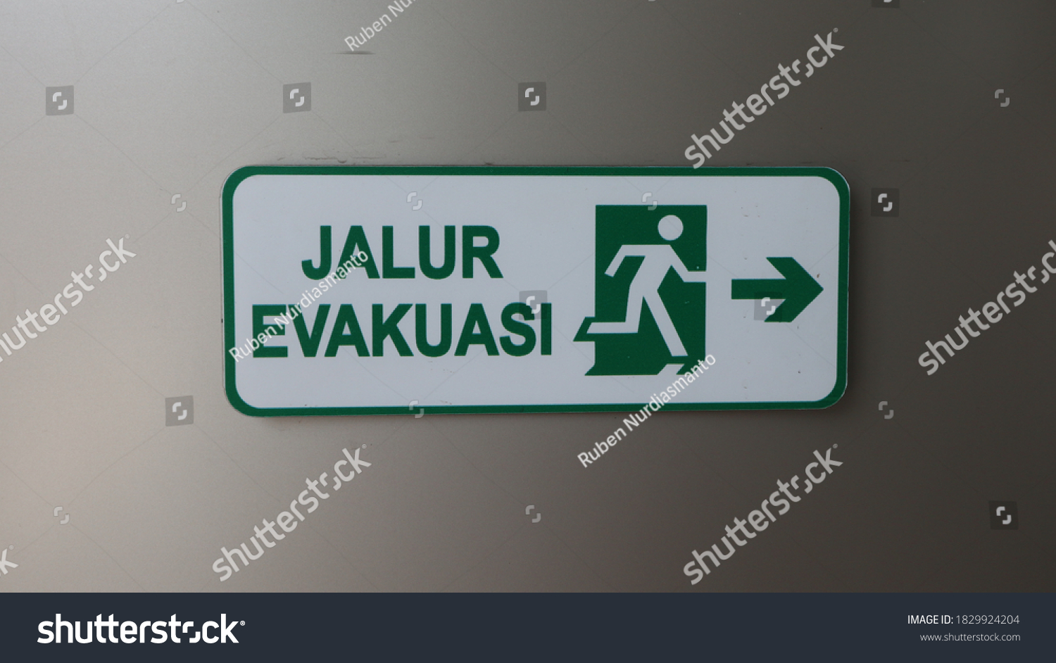 White Sign Jalur Evakuasi Evacuation Route Stock Photo 1829924204 ...