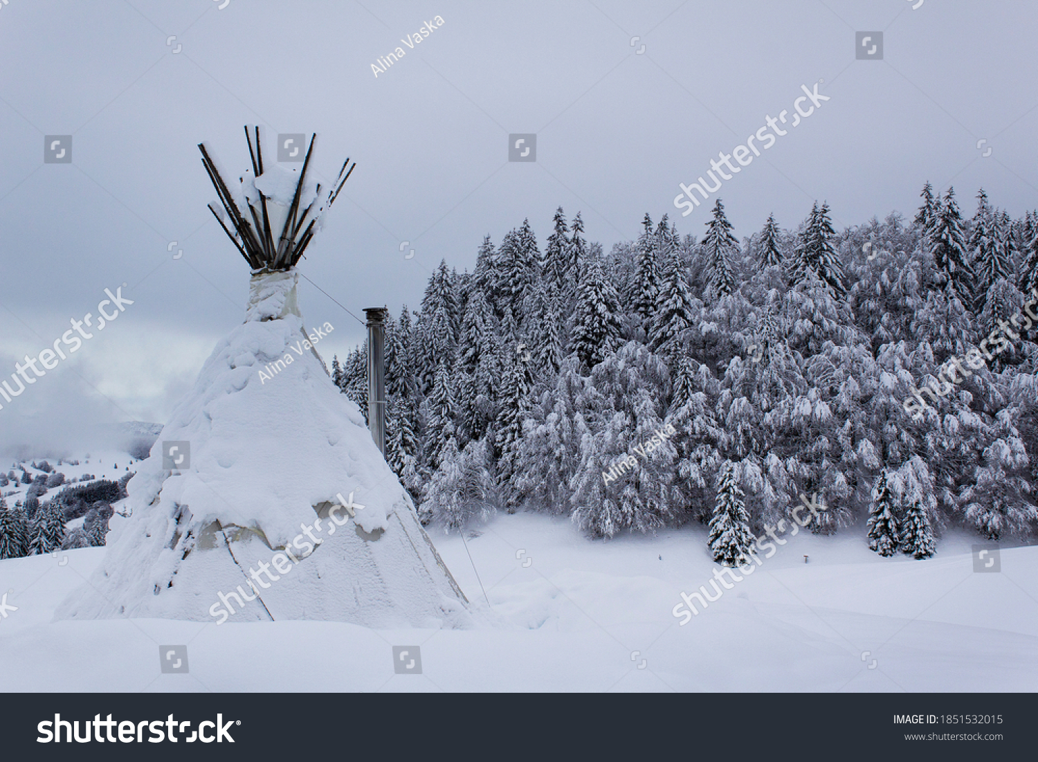 1026 Winter Teepee Images Stock Photos And Vectors Shutterstock