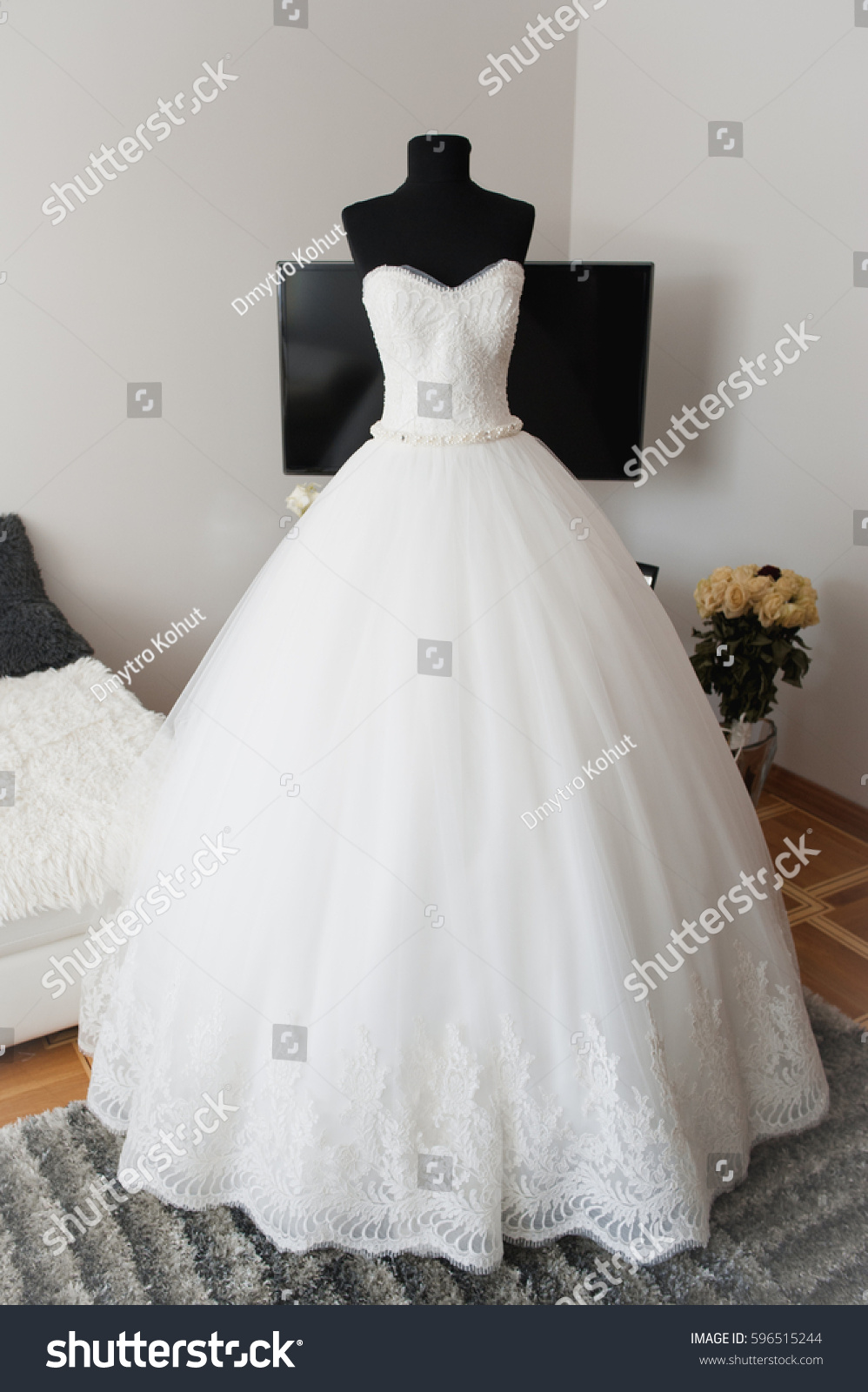 White Wedding Dress On Mannequin Brides ...