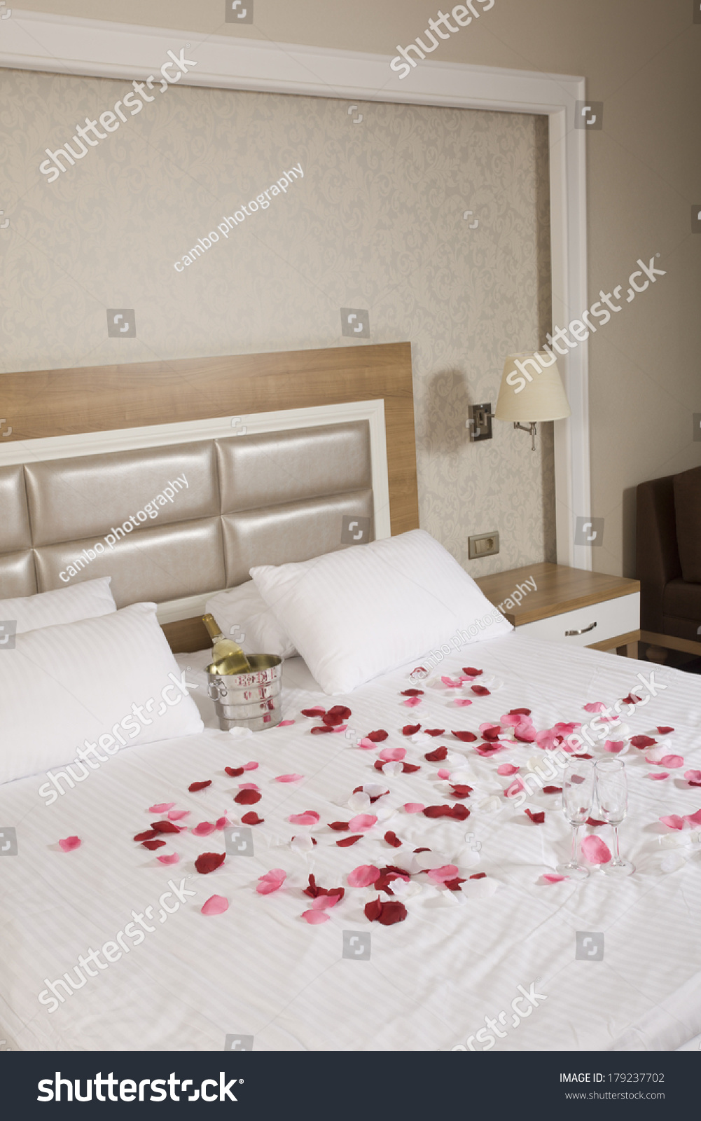 Wine Bed Celebrate Valentines Day Hotel Stock Photo Edit Now 179237702