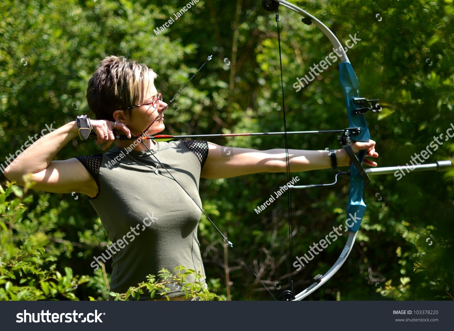 Woman Archery Stock Photo 103378220 - Shutterstock