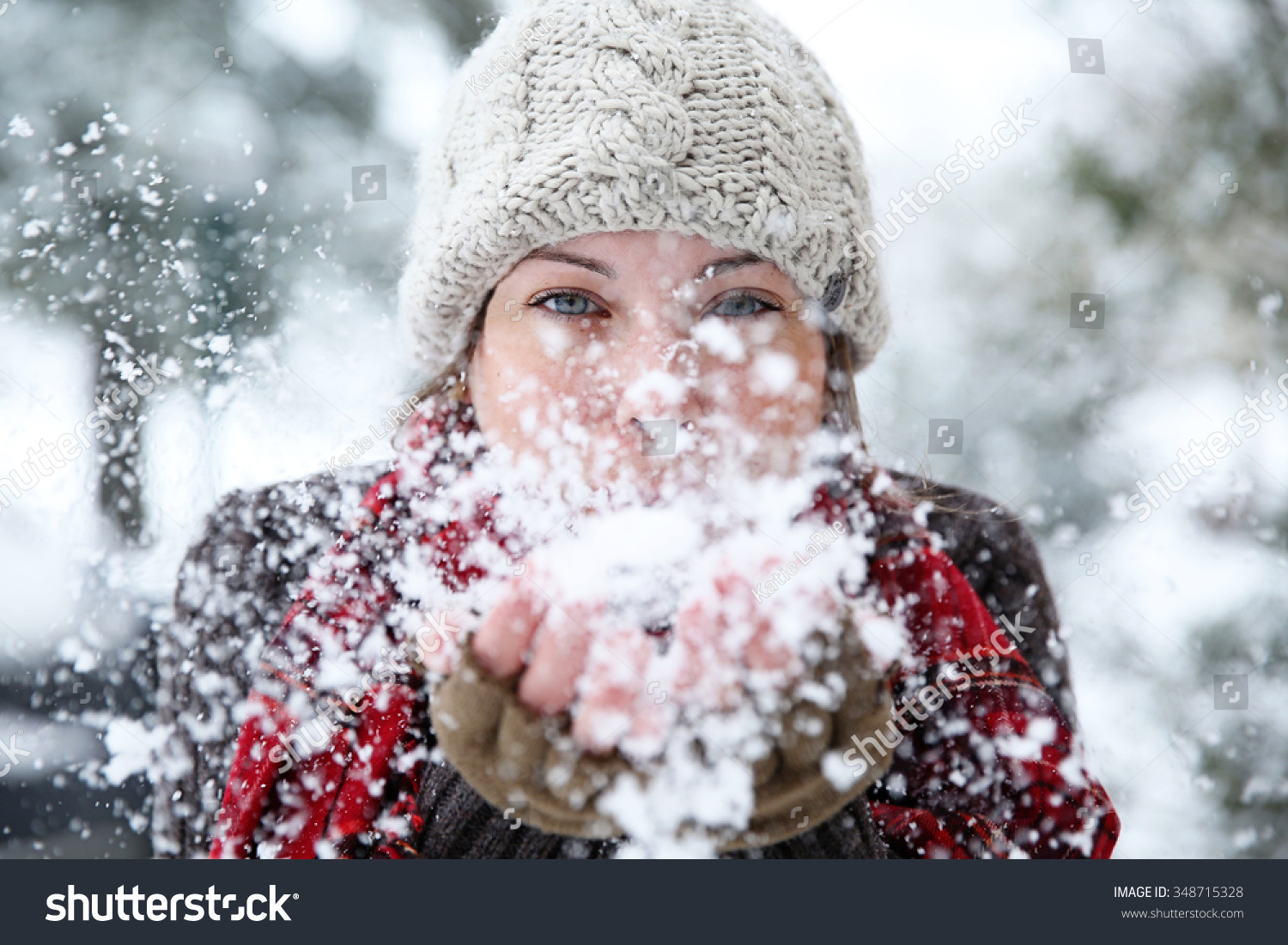 673,858 Women in snow Images, Stock Photos & Vectors | Shutterstock