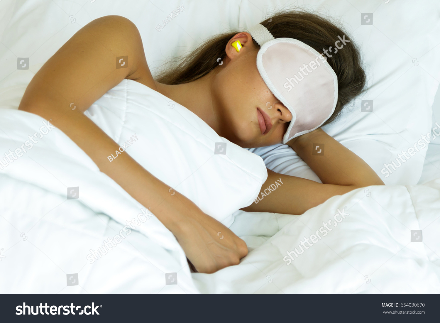 eye mask and earplugs for sleeping