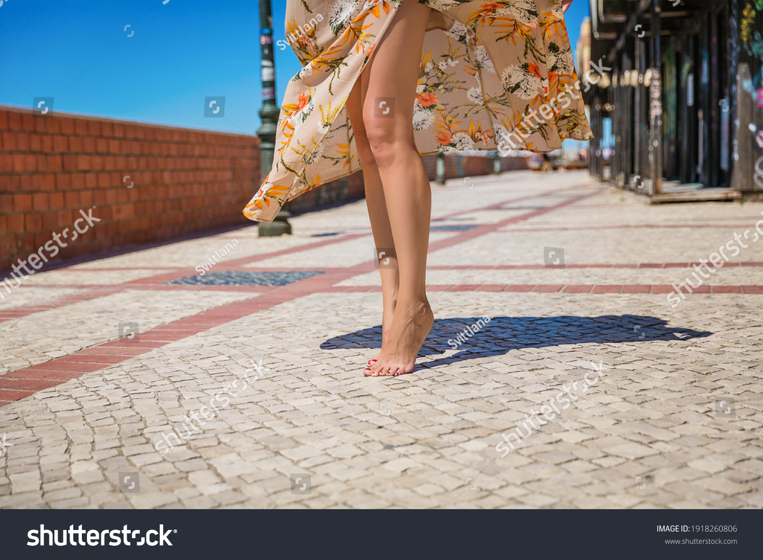 96559 Imágenes De Sexy Legs And Feet Imágenes Fotos Y Vectores De Stock Shutterstock 9822