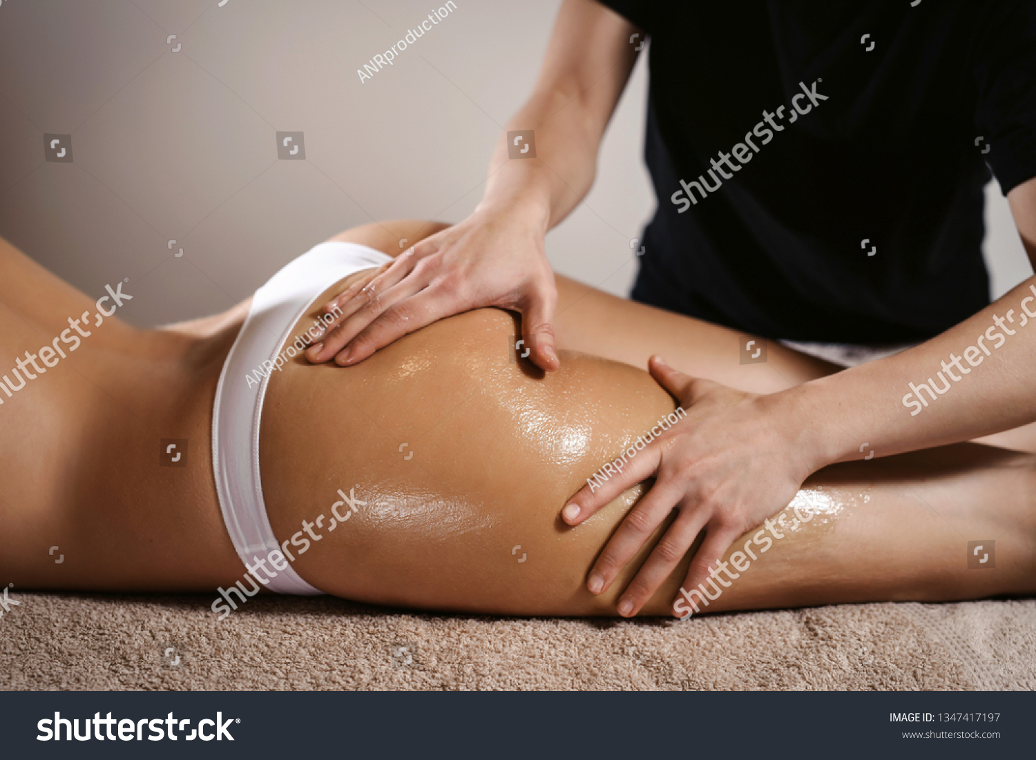 Sexy oil massage