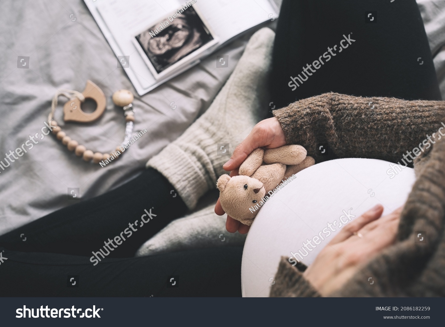 Woman Pregnant Belly Little Teddy Toy Stock Photo 2086182259 | Shutterstock