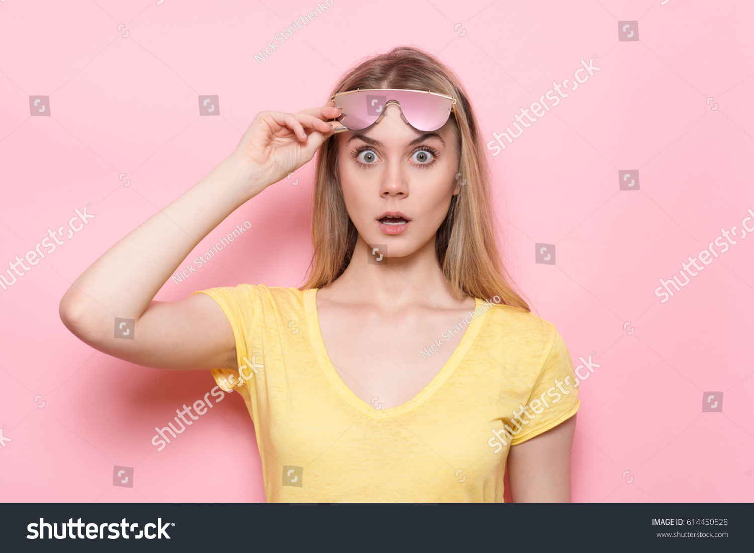 Woman Shocked Face Open Mouth Big 스톡 사진 614450528 Shutterstock 8688
