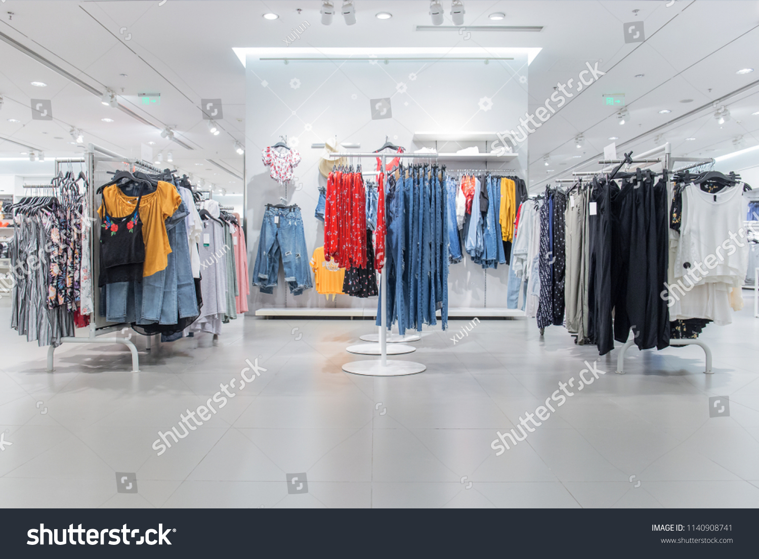 summer clothing stores