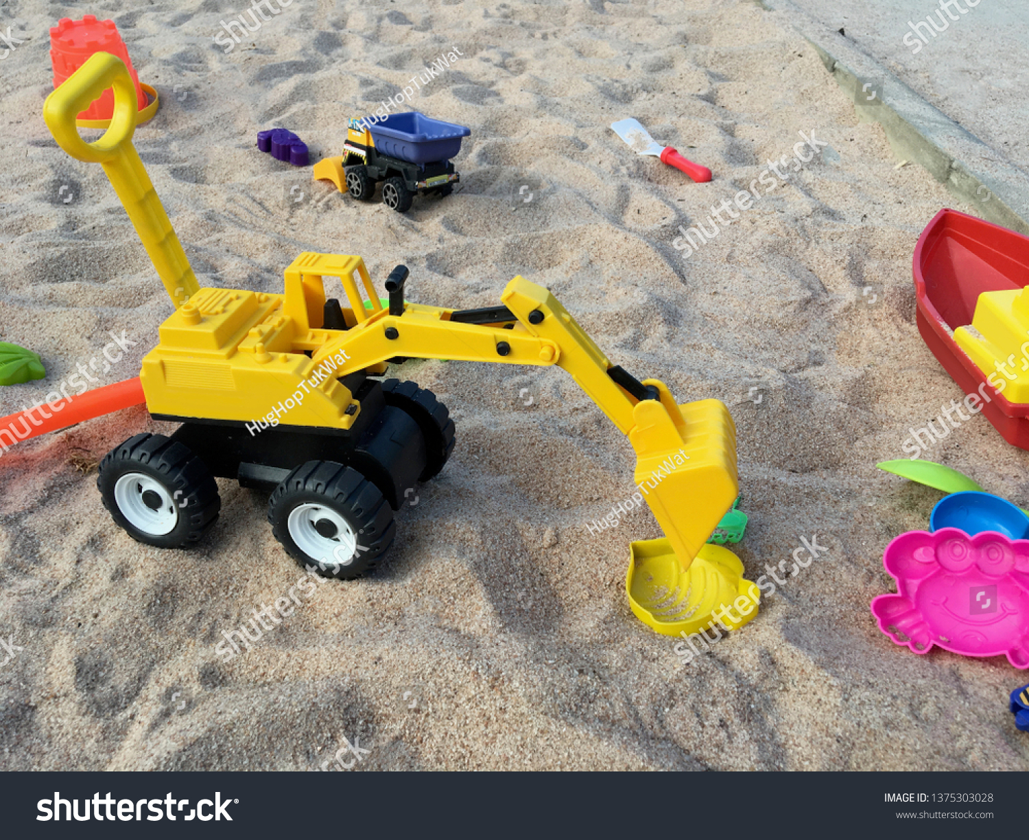 girls sand toys