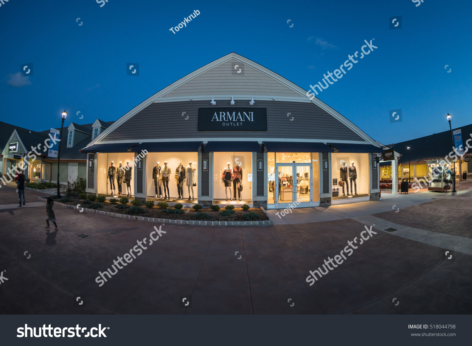 armani woodbury