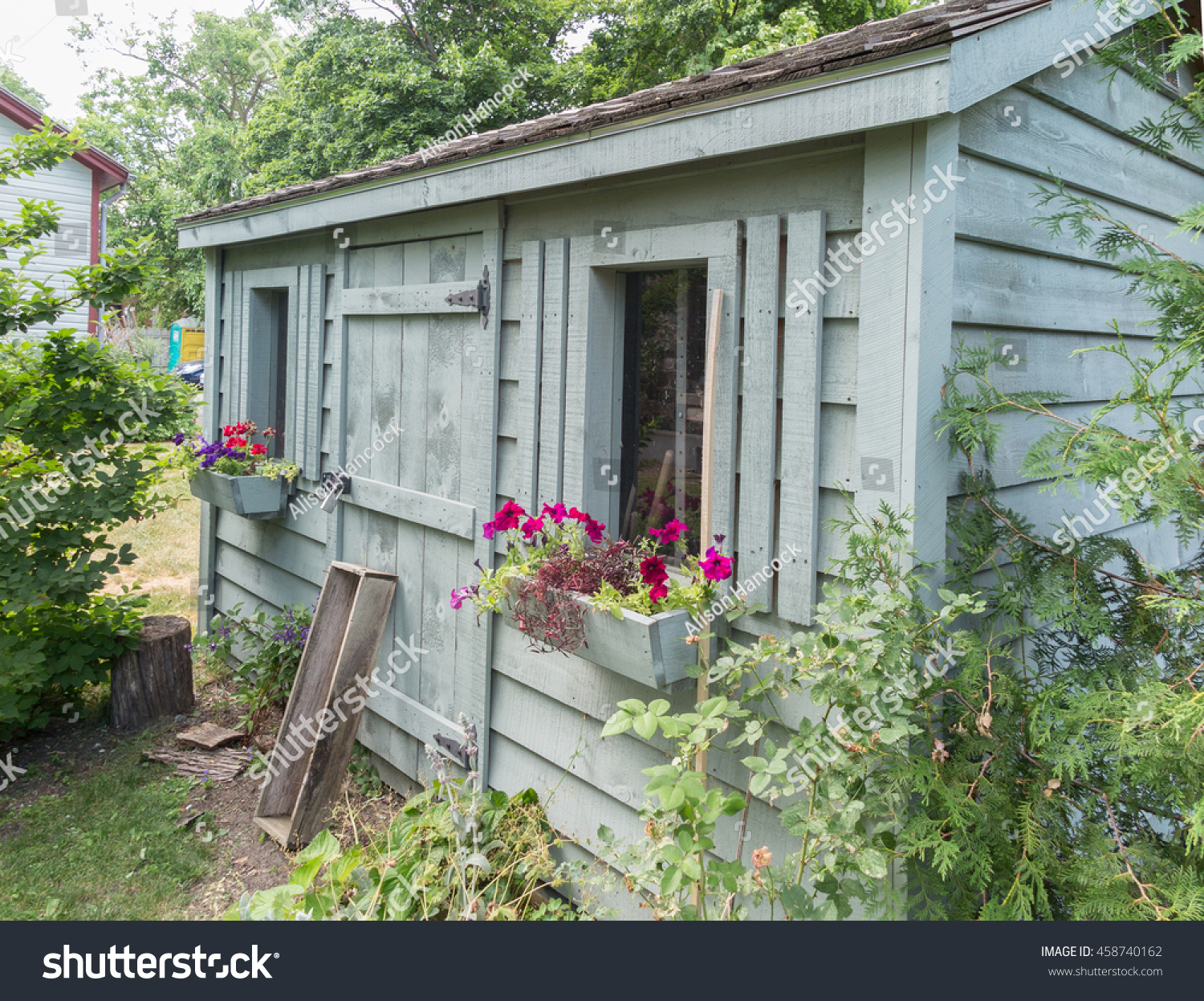 Wooden Garden Shed Stock Photo 458740162 - Shutterstock