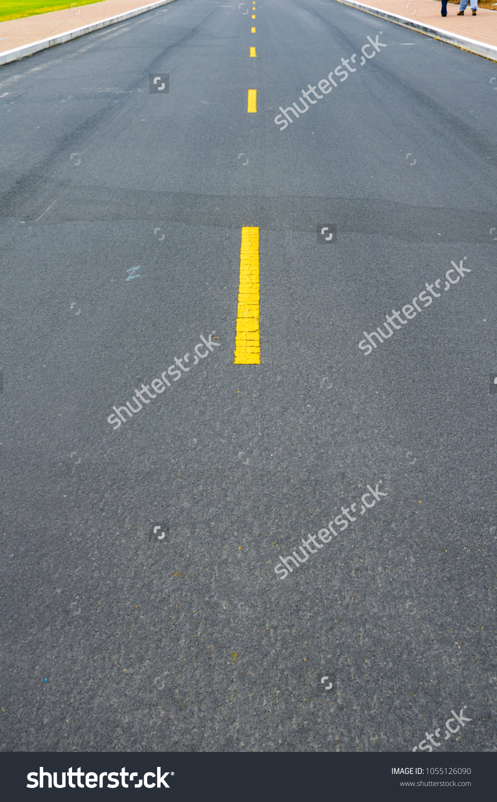 Featured image of post Yellow Divider Road