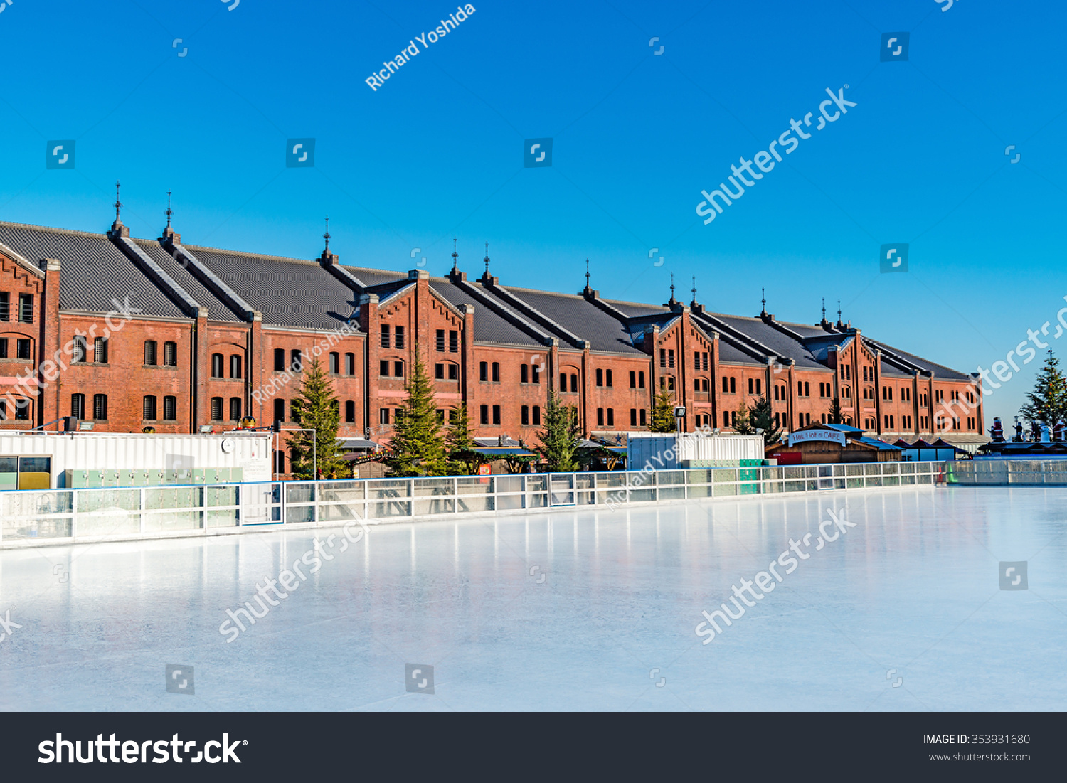 Yokohama Japan December 20 Ice Rink Stock Photo Edit Now 353931680