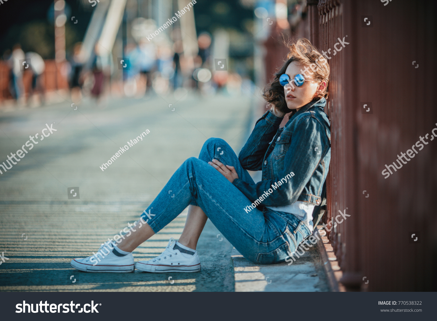 Young Badass Girl Wearing 90s Style Stock Photo 770538322 | Shutterstock