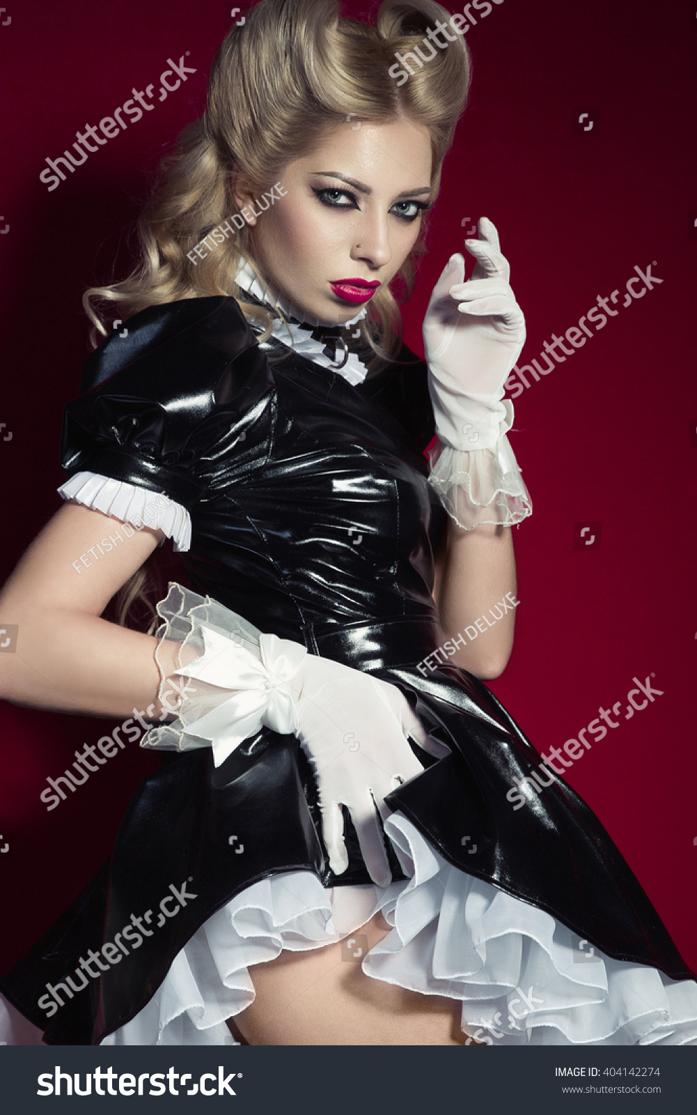 Hawt beauty dressing in latex and pvc